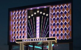 Ưu nhược của mặt tiền quán karaoke phong cách tân cổ điển